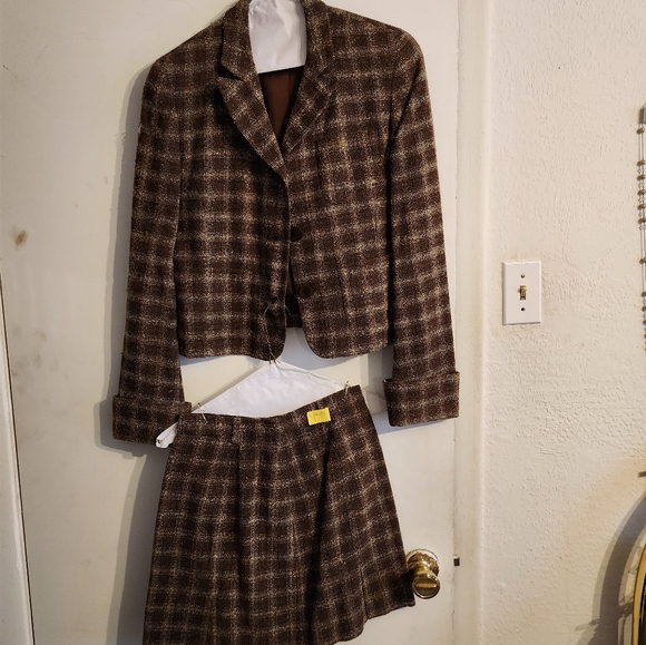 Suit - Picture 2 of 2